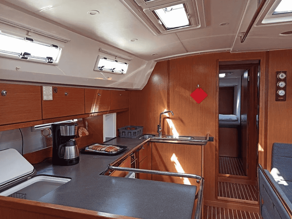 Boat picture 9
