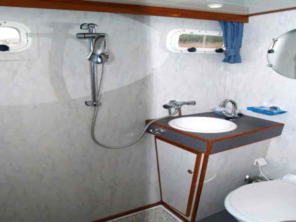Boat picture 9