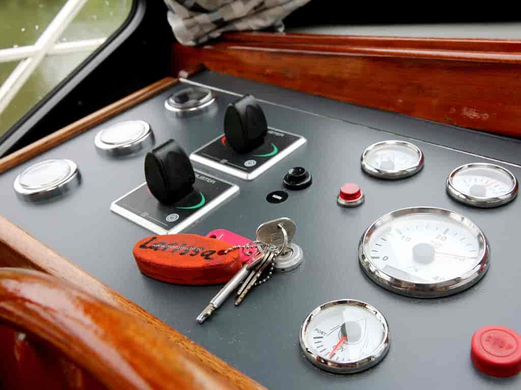 Boat picture 13
