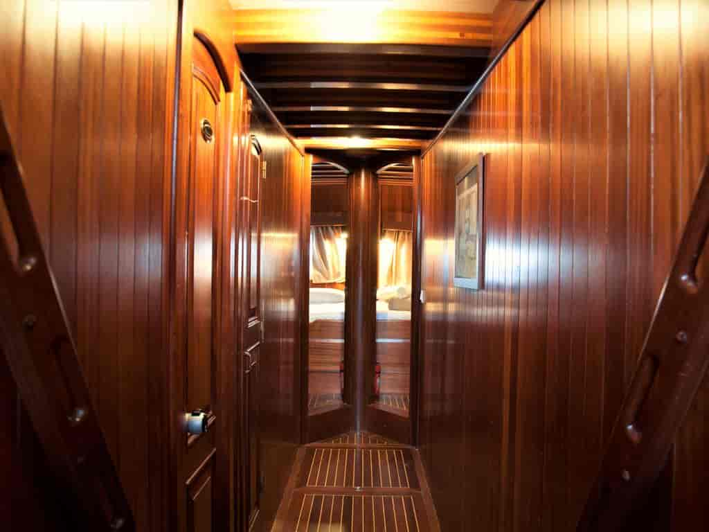 Boat picture 9