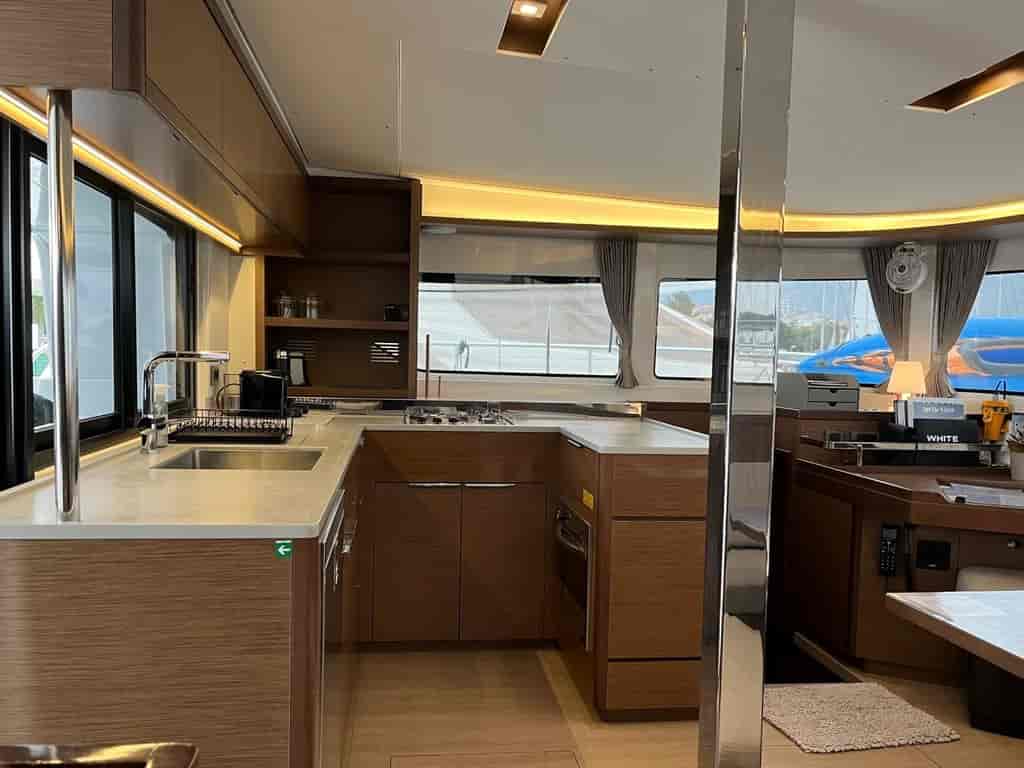 Boat picture 16