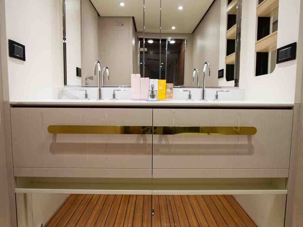 Boat picture 37
