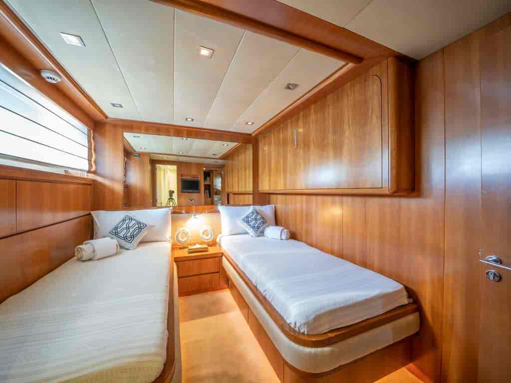 Boat picture 9