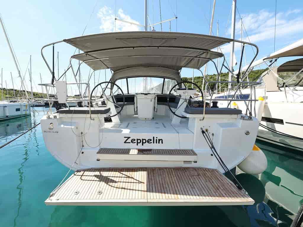 Photo 4 of Zeppelin