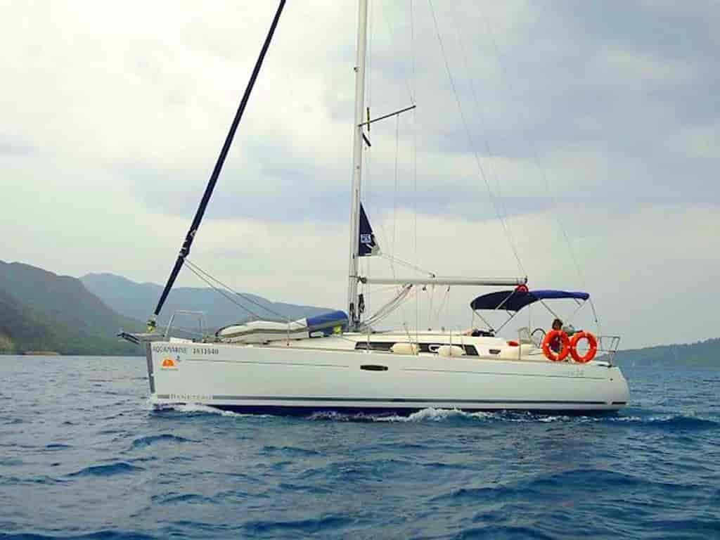 Photo 4 of Aquamarine