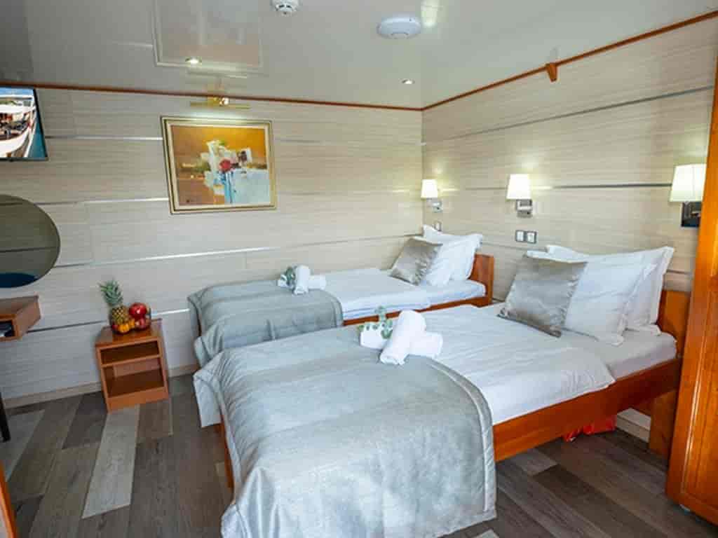 Boat picture 17