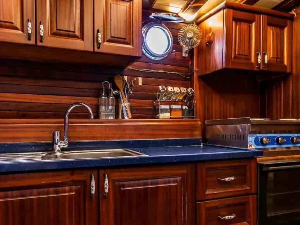 Boat picture 16