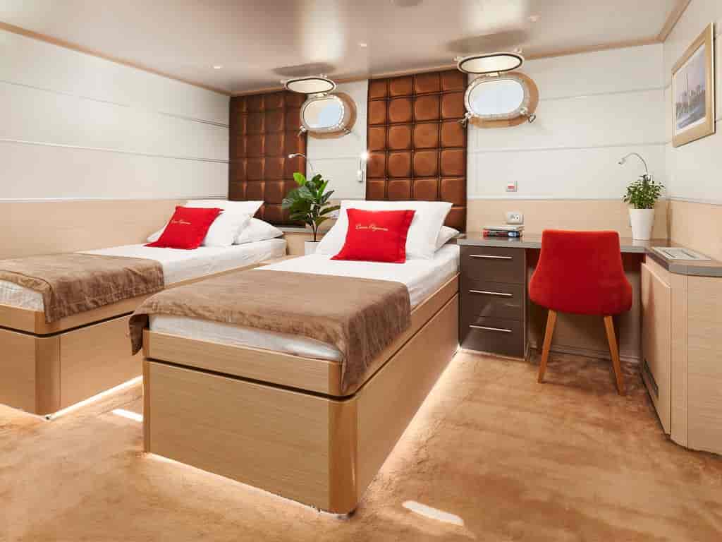 Boat picture 9