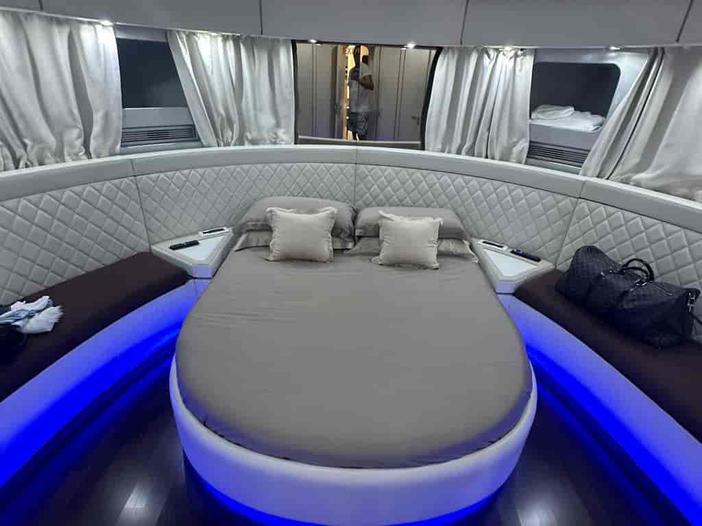 Boat picture 9