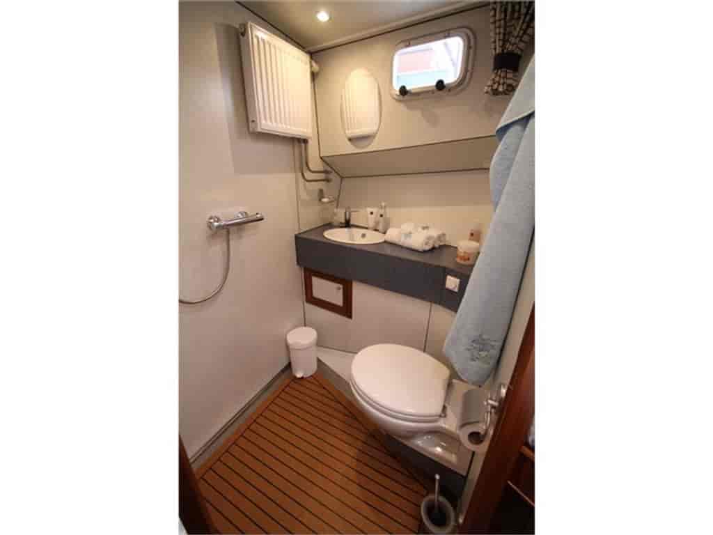 Boat picture 9