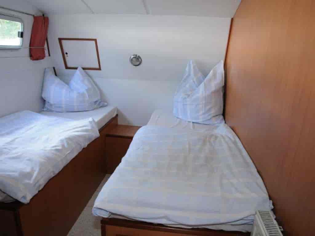 Boat picture 9