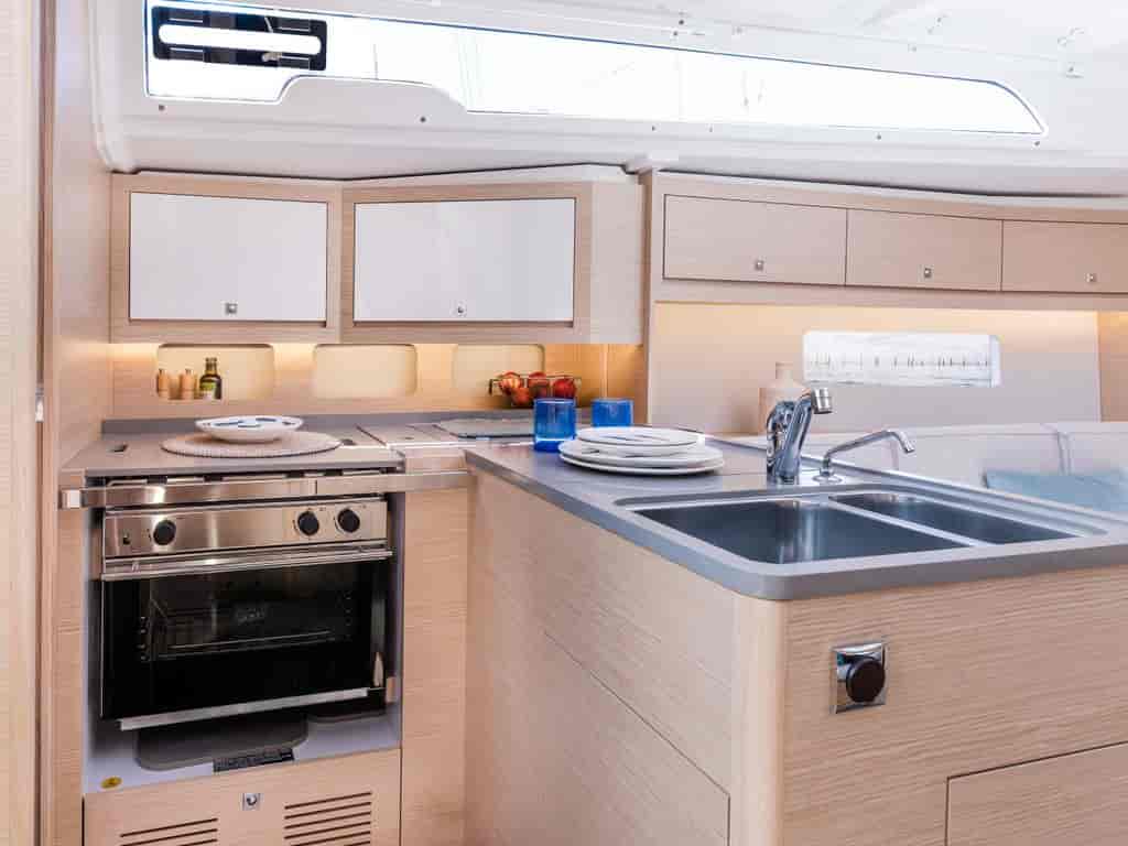 Photo 3 of Sunsail 37.3 Premium Plus