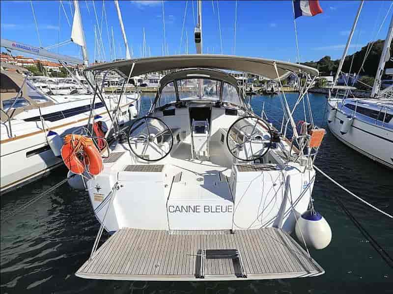 Photo of CANNE BLEUE, image 1 of 5