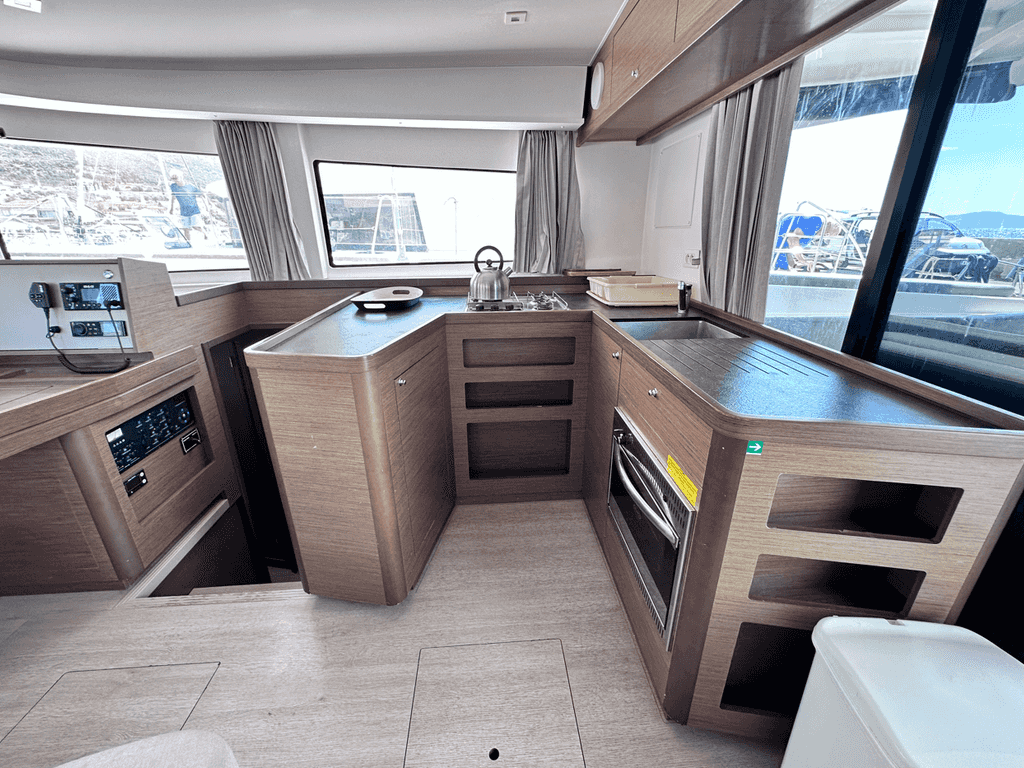 Boat picture 16