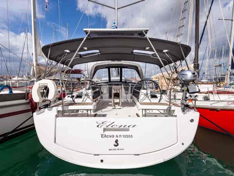 Photo of Elena, image 1 of 5