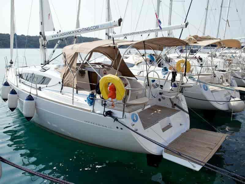 Photo of Essi, image 1 of 5