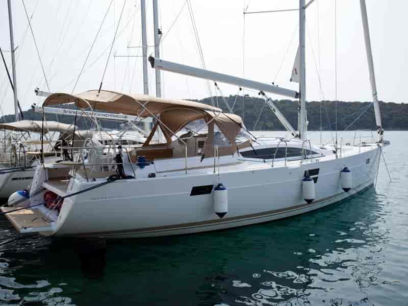 Photo of Vuschi, image 1 of 5