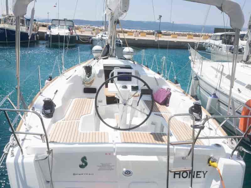 Photo of Honey, image 1 of 5
