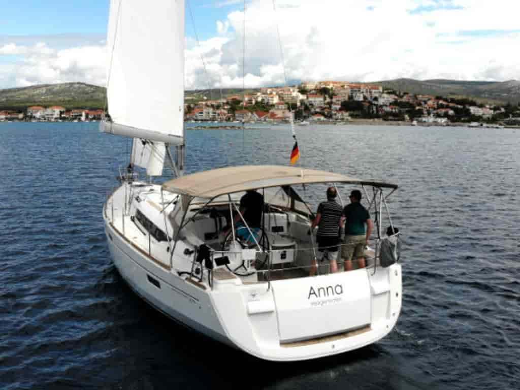 Photo 6 of Anna