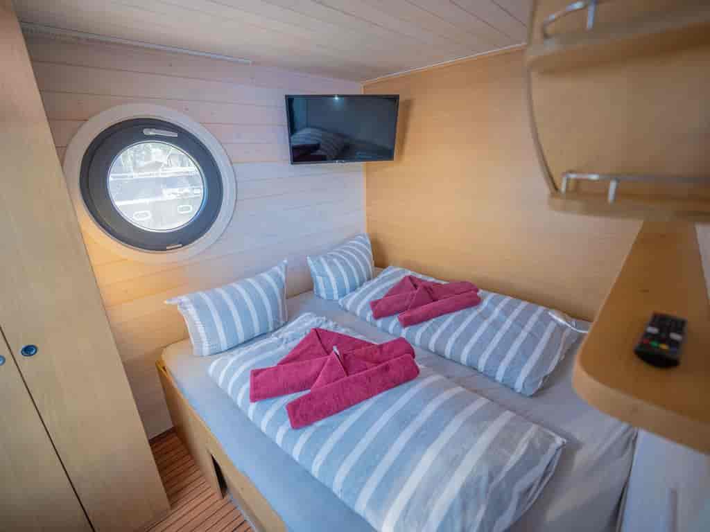 Boat picture 16