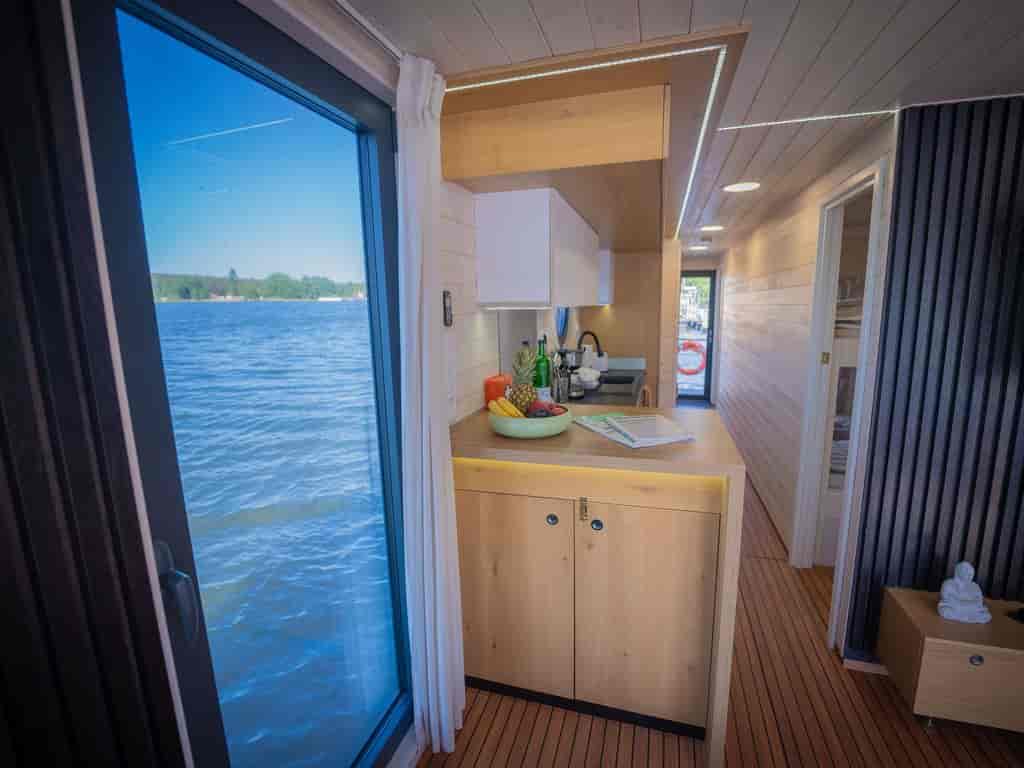 Boat picture 9