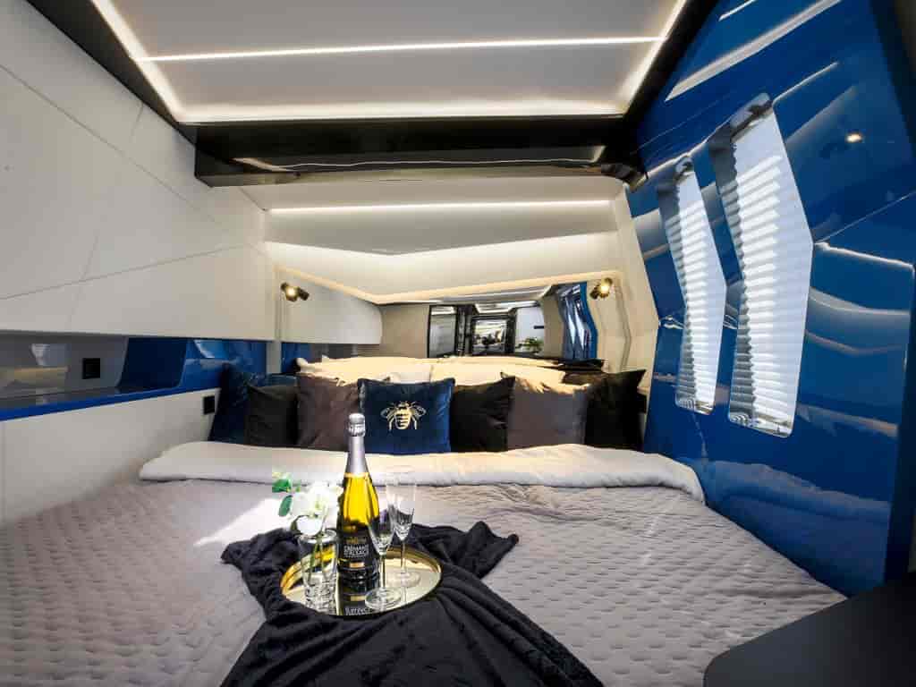 Boat picture 9