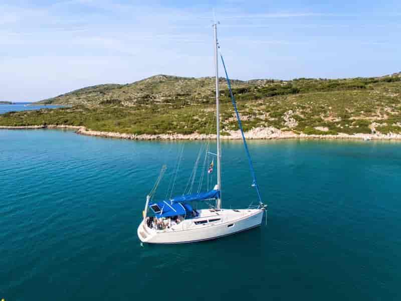 Photo of Izella, image 1 of 5