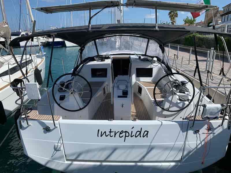 Photo of Intrepida, image 1 of 3