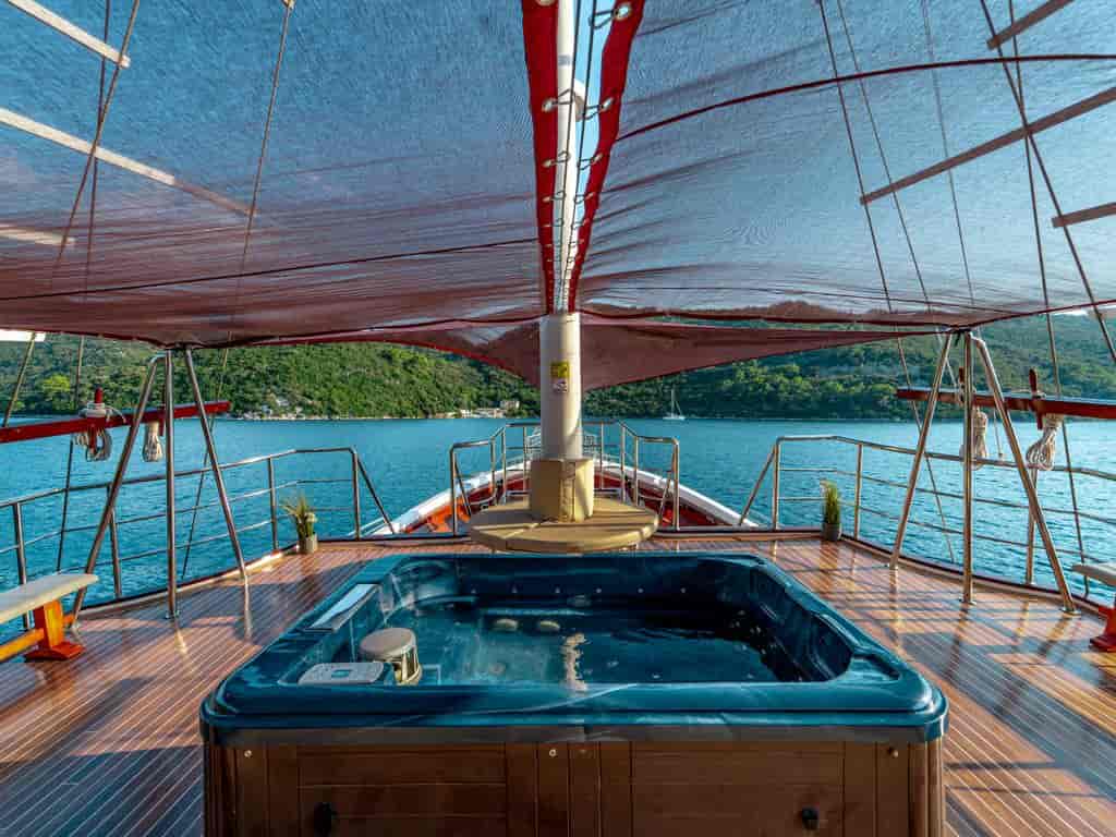 Boat picture 9