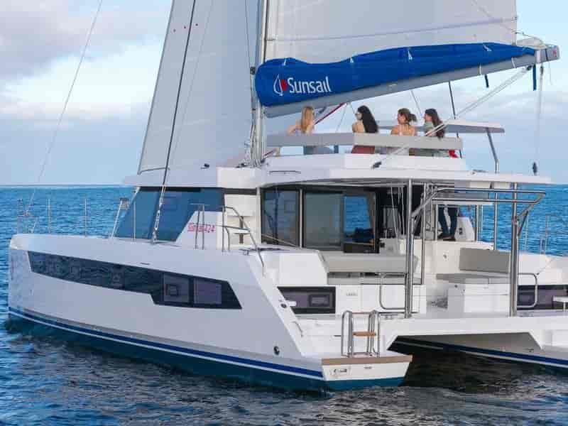 Photo of Sunsail 424/4/4 Premium, image 1 of 5