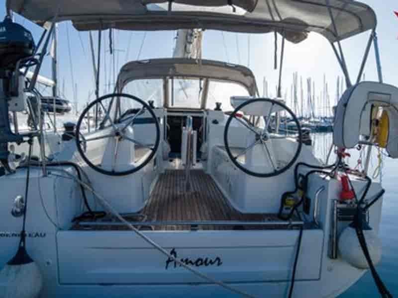 Photo 1 of Amour