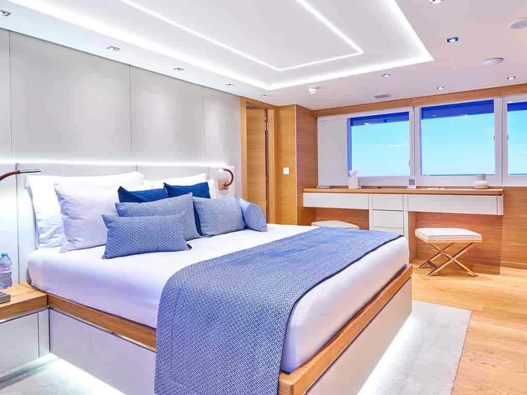 Boat picture 17