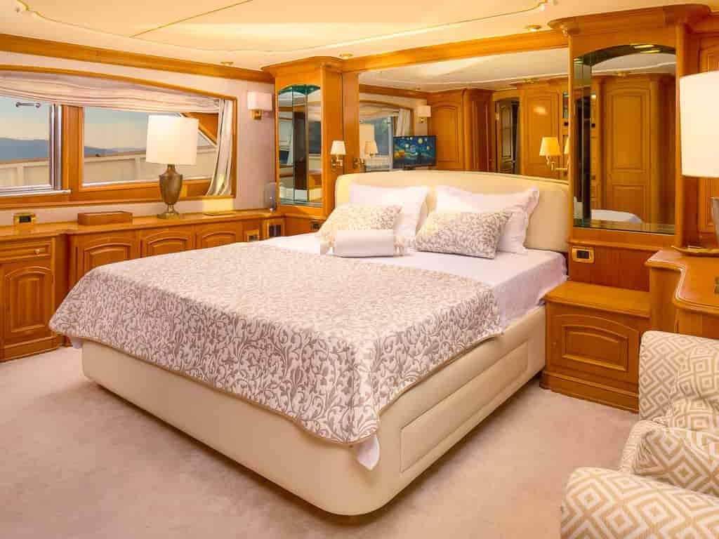 Boat picture 9