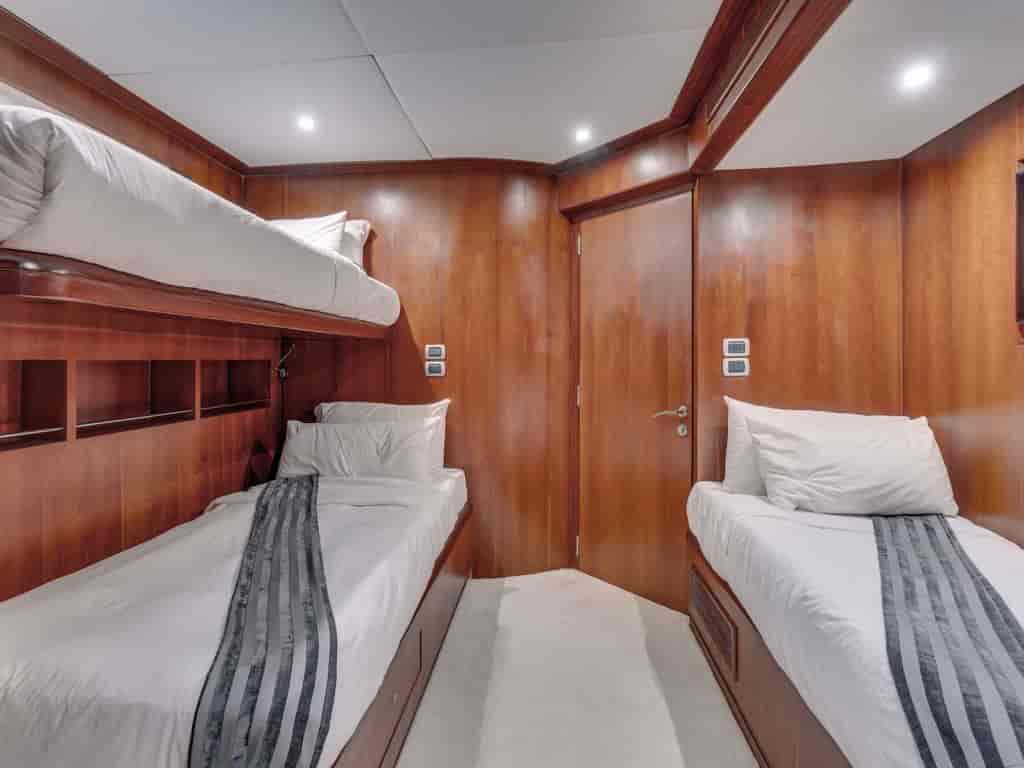 Boat picture 37