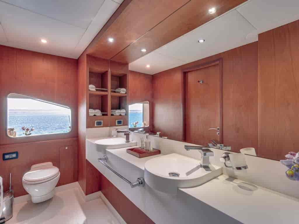 Boat picture 9