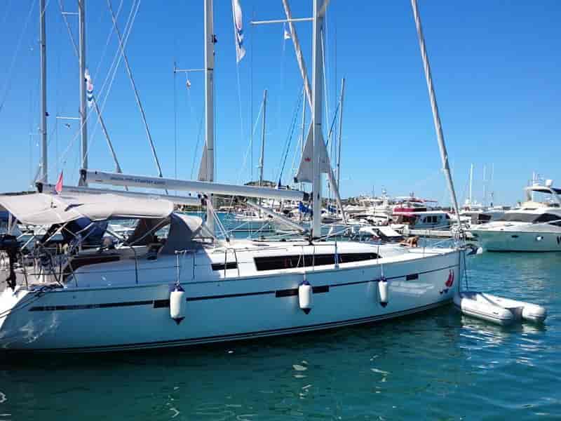 Photo of MH 49, image 1 of 5
