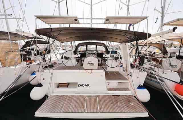 Photo of Luna 77, image 1 of 5