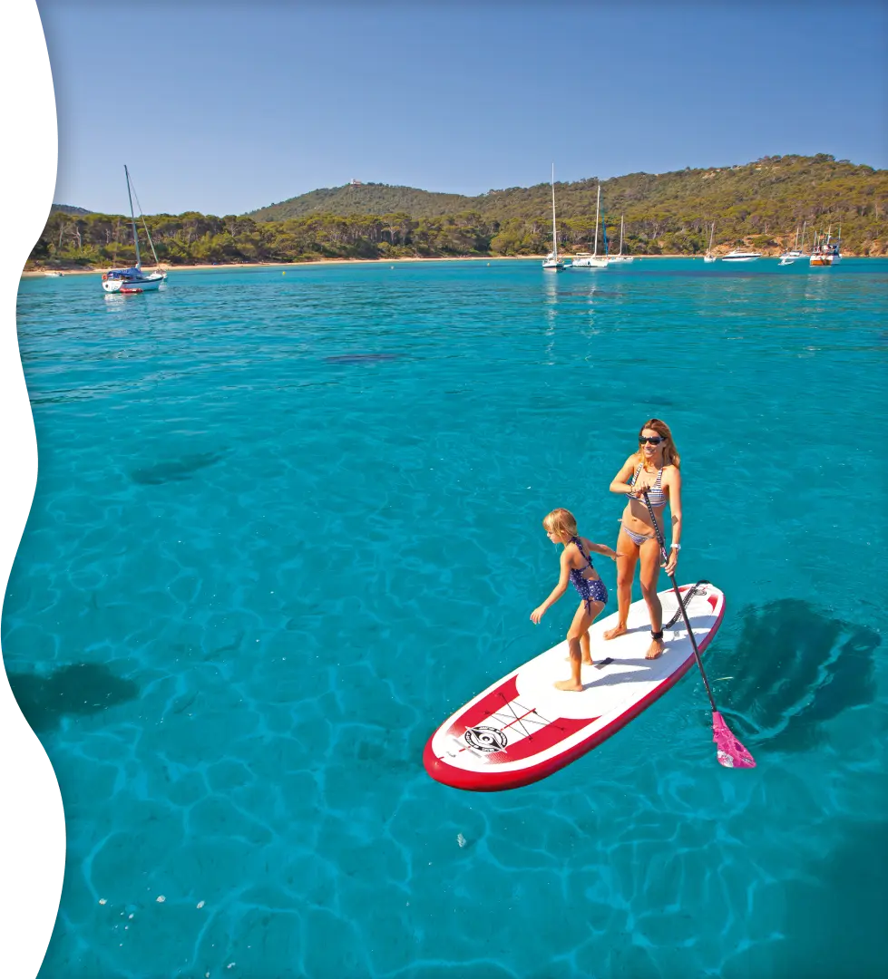 Woman and child enjoying sailing – Charter insurance hero image
